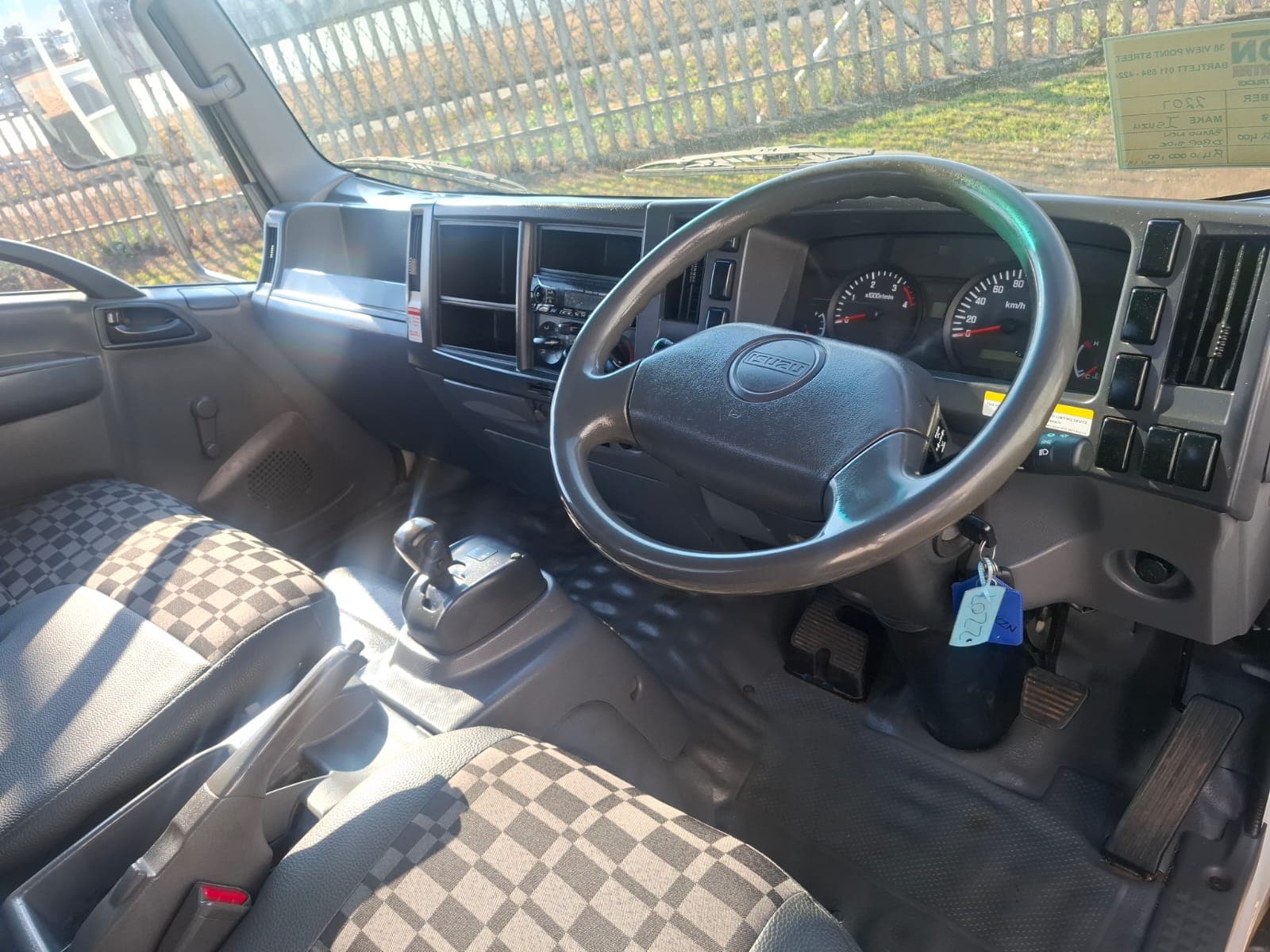 Hino 300-815 LWB Dropside — photo 5