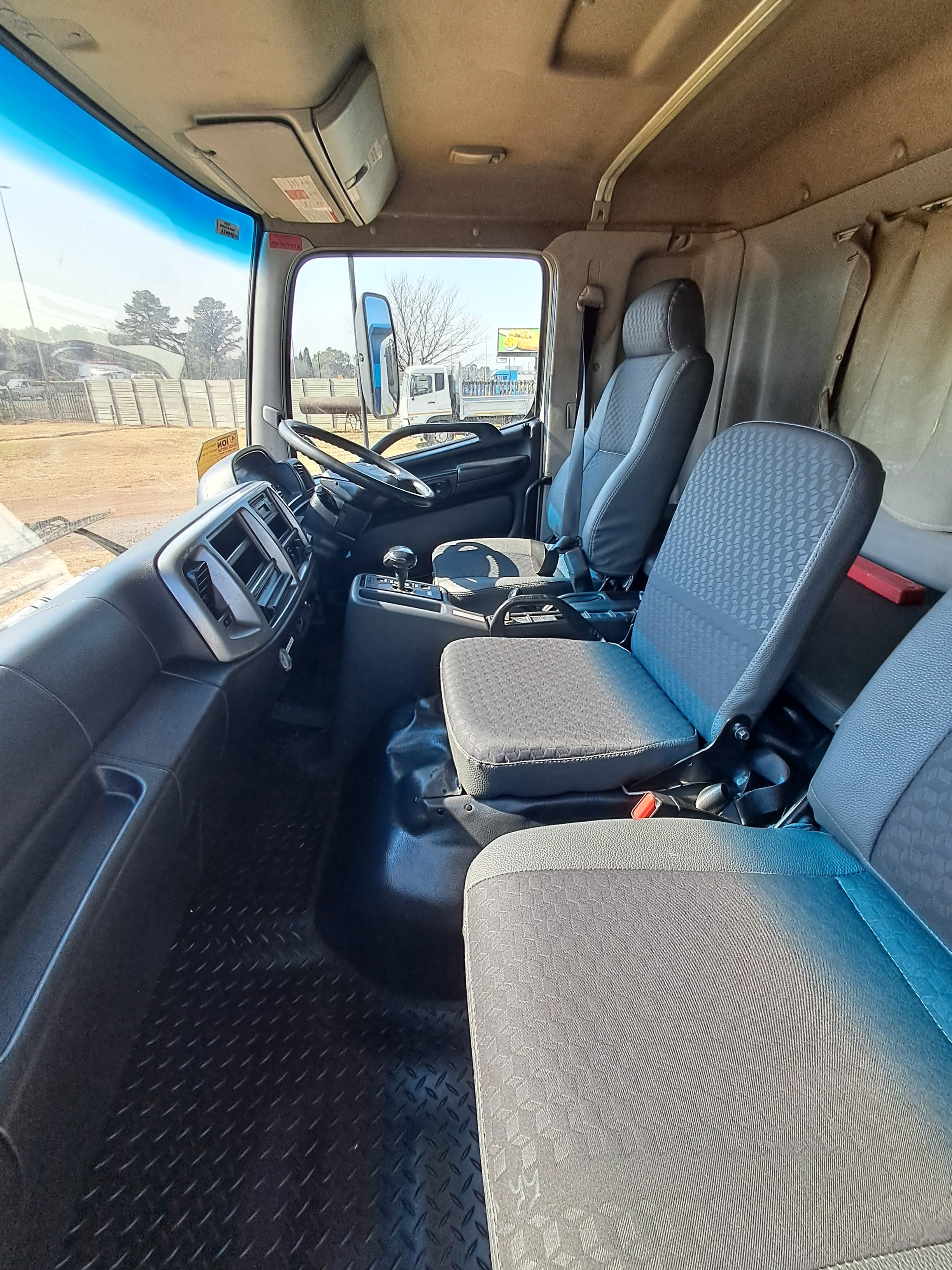Hino 500-1627 Volume Bin — photo 3