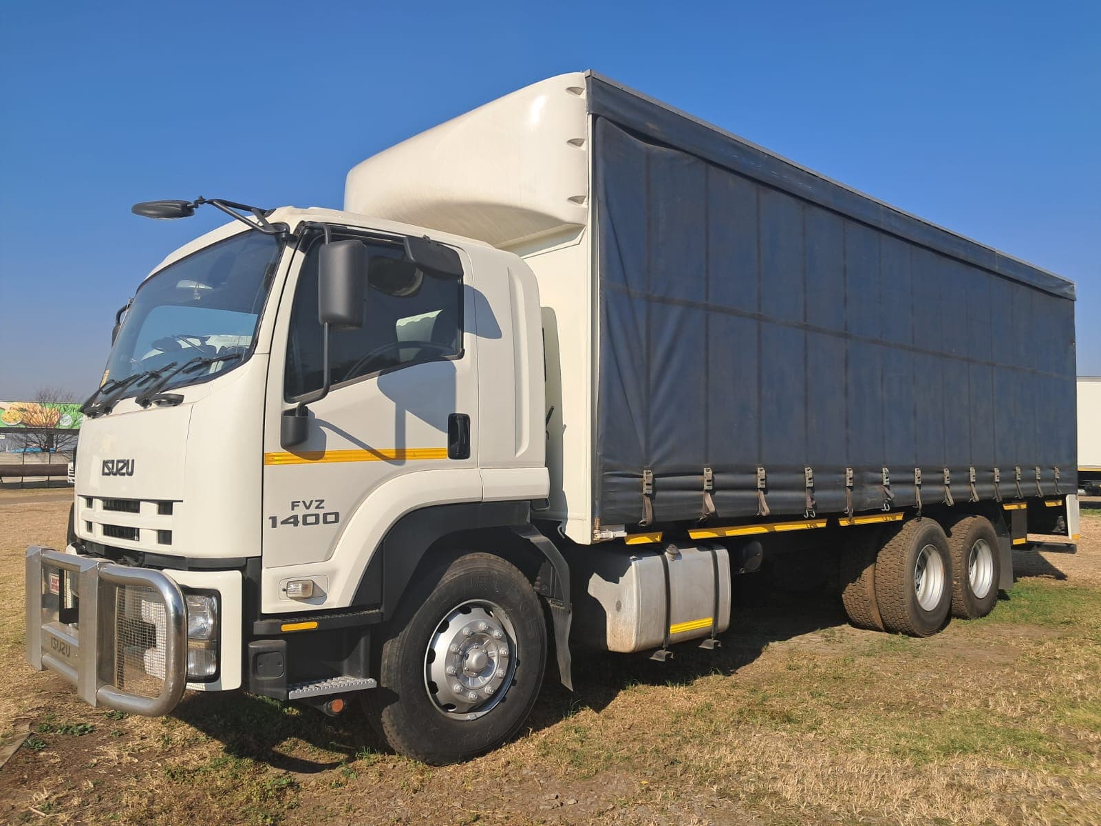 Isuzu FVZ 1400 Curtain Side — photo 7