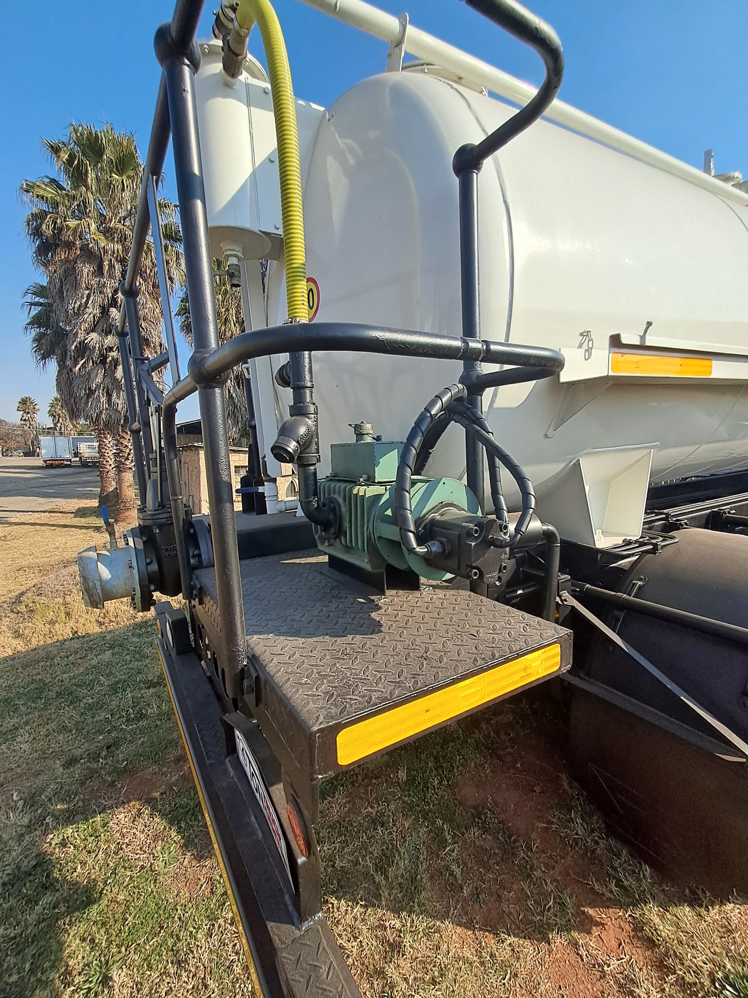Isuzu FVZ 1400 Septic Tank — photo 10