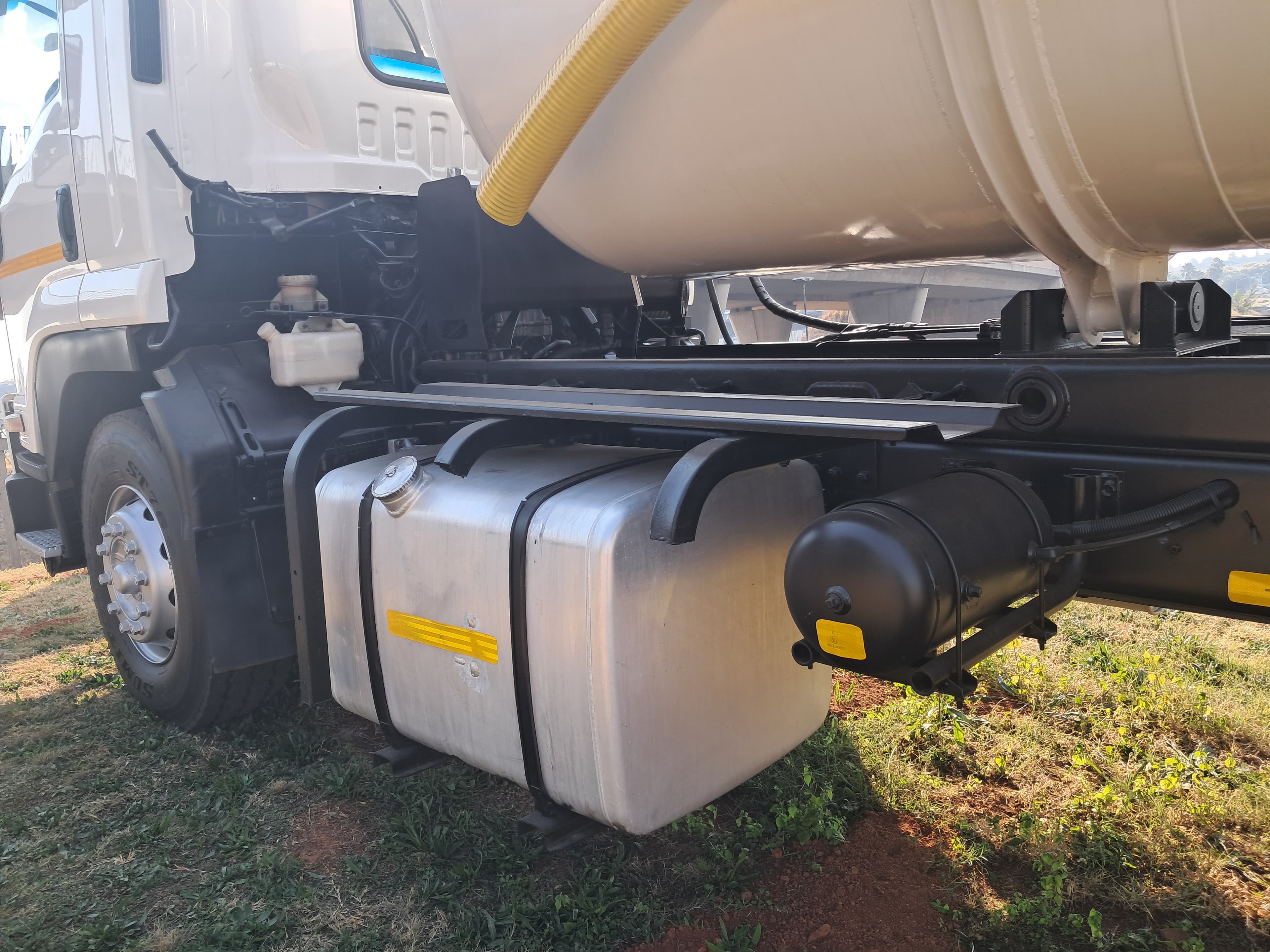 Isuzu FVZ 1400 Septic Tank — photo 4