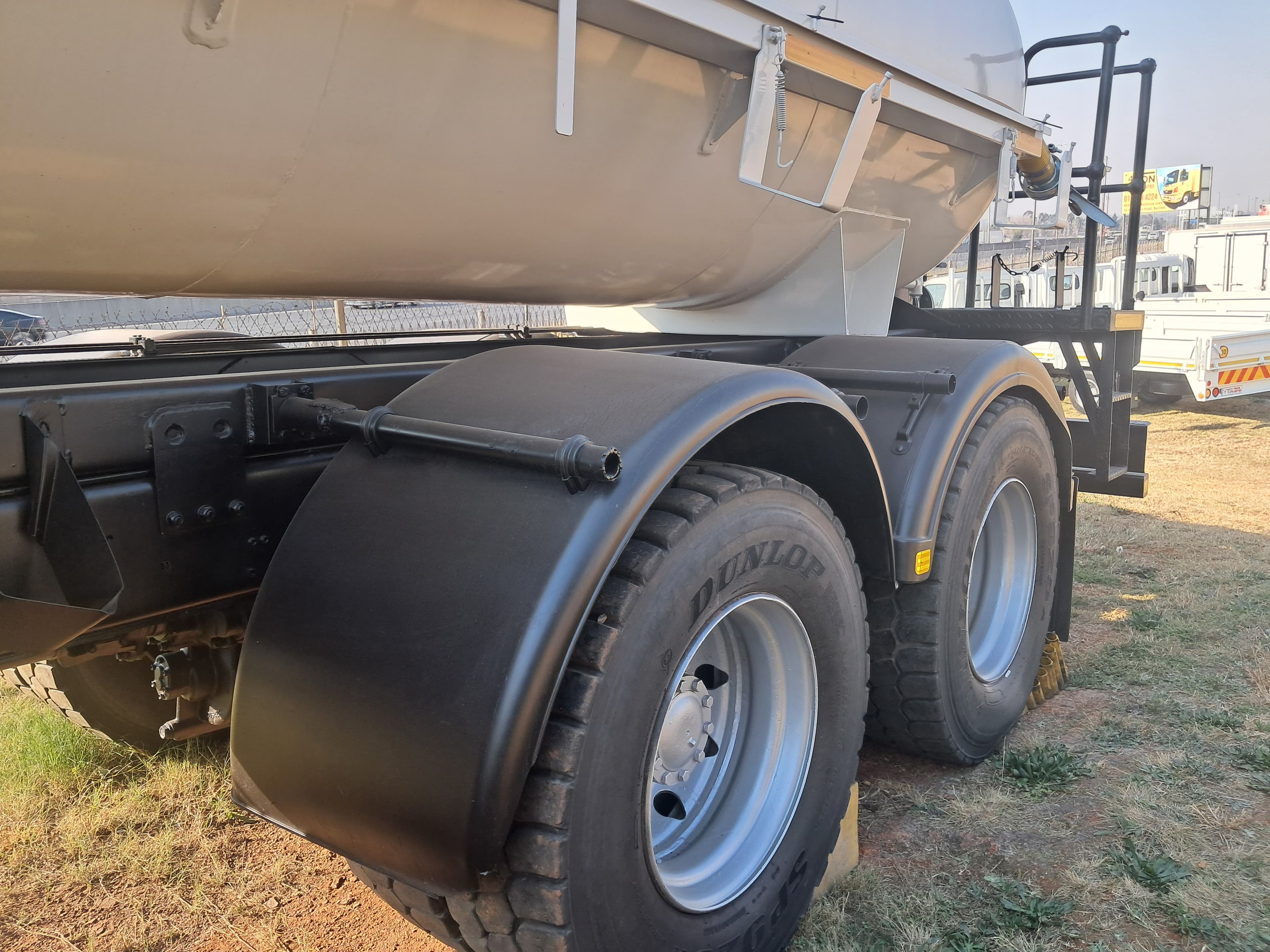 Isuzu FVZ 1400 Septic Tank — photo 5