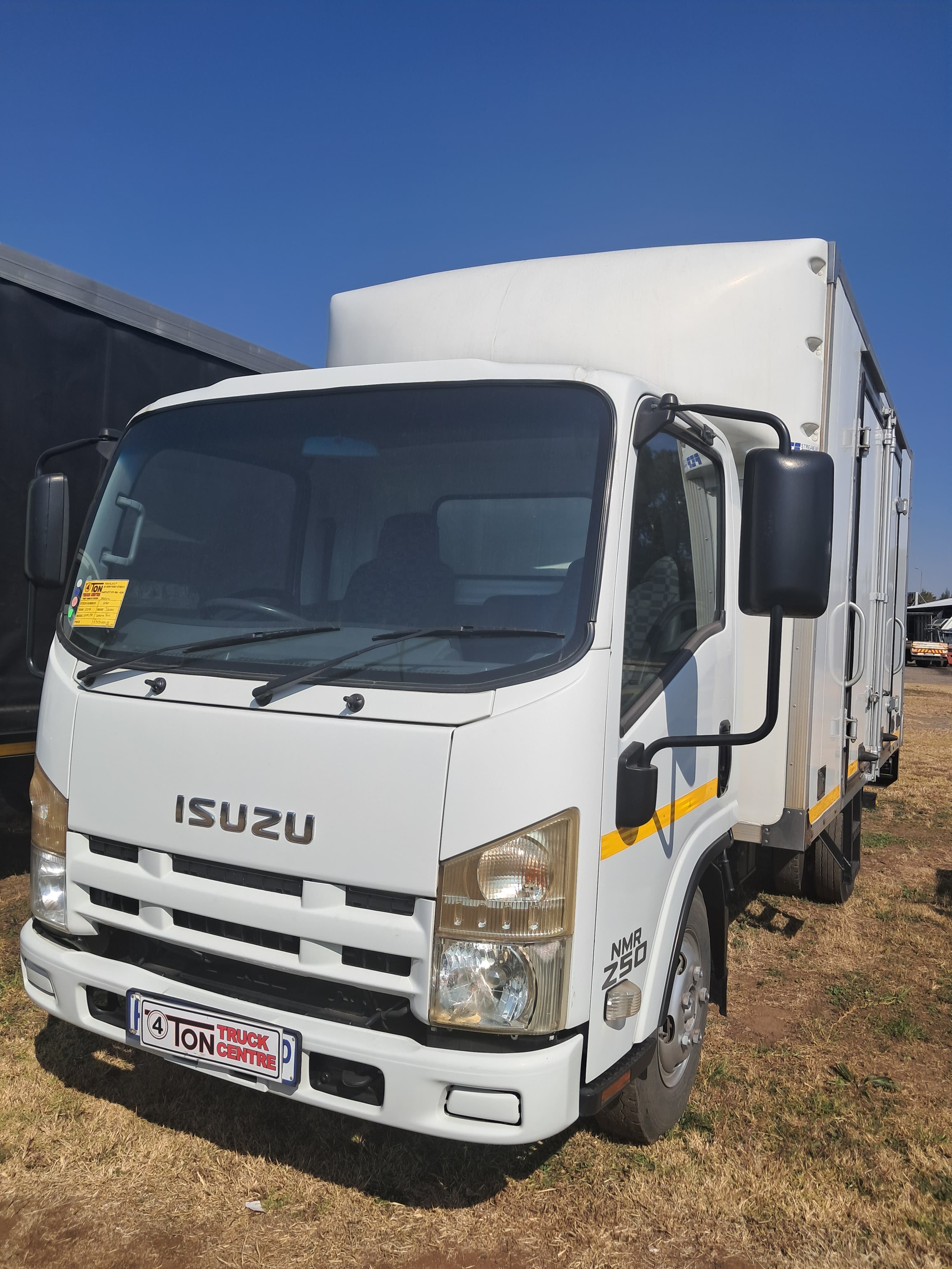 Isuzu NMR 250