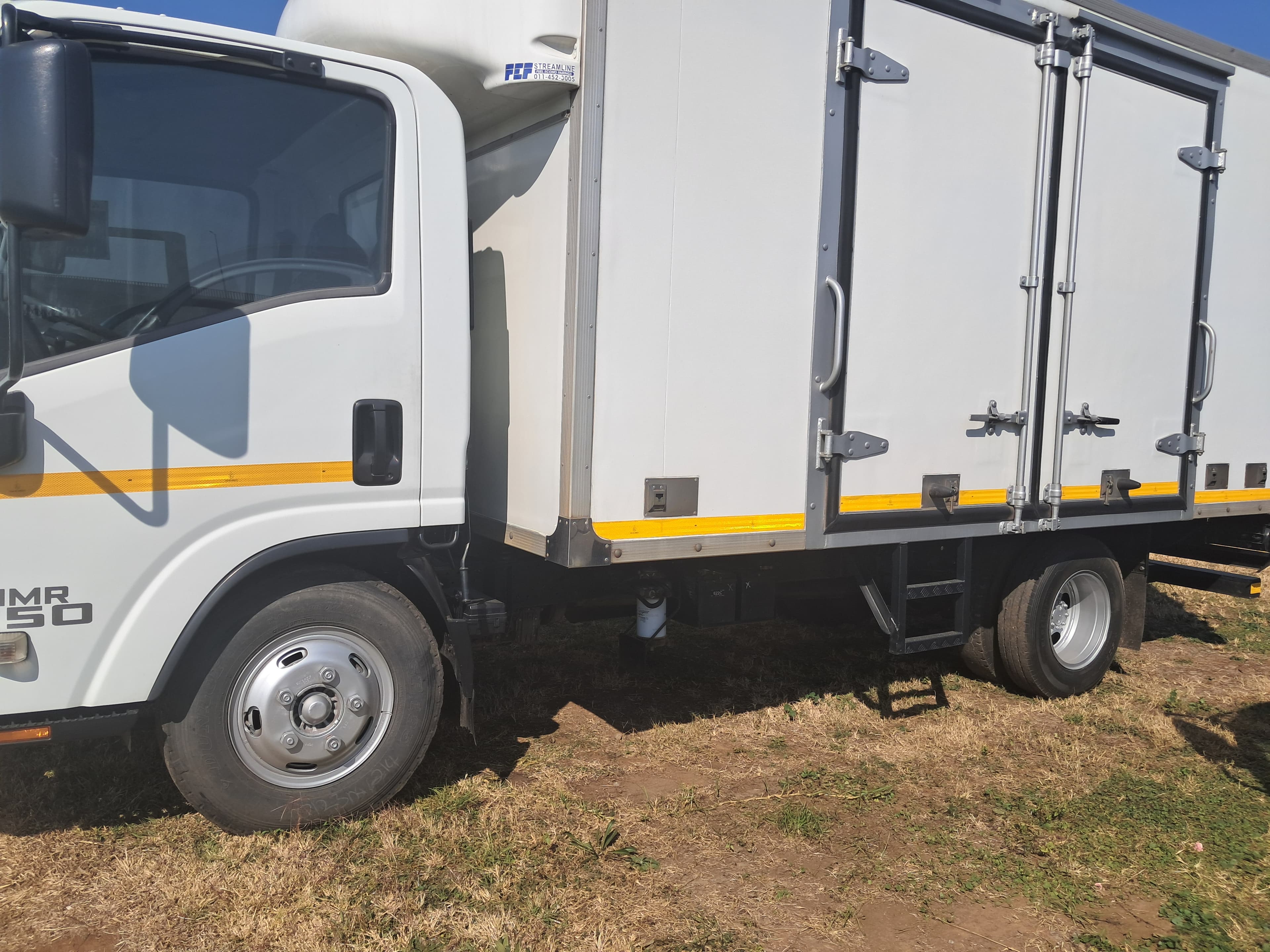 Isuzu NMR 250 — photo 4