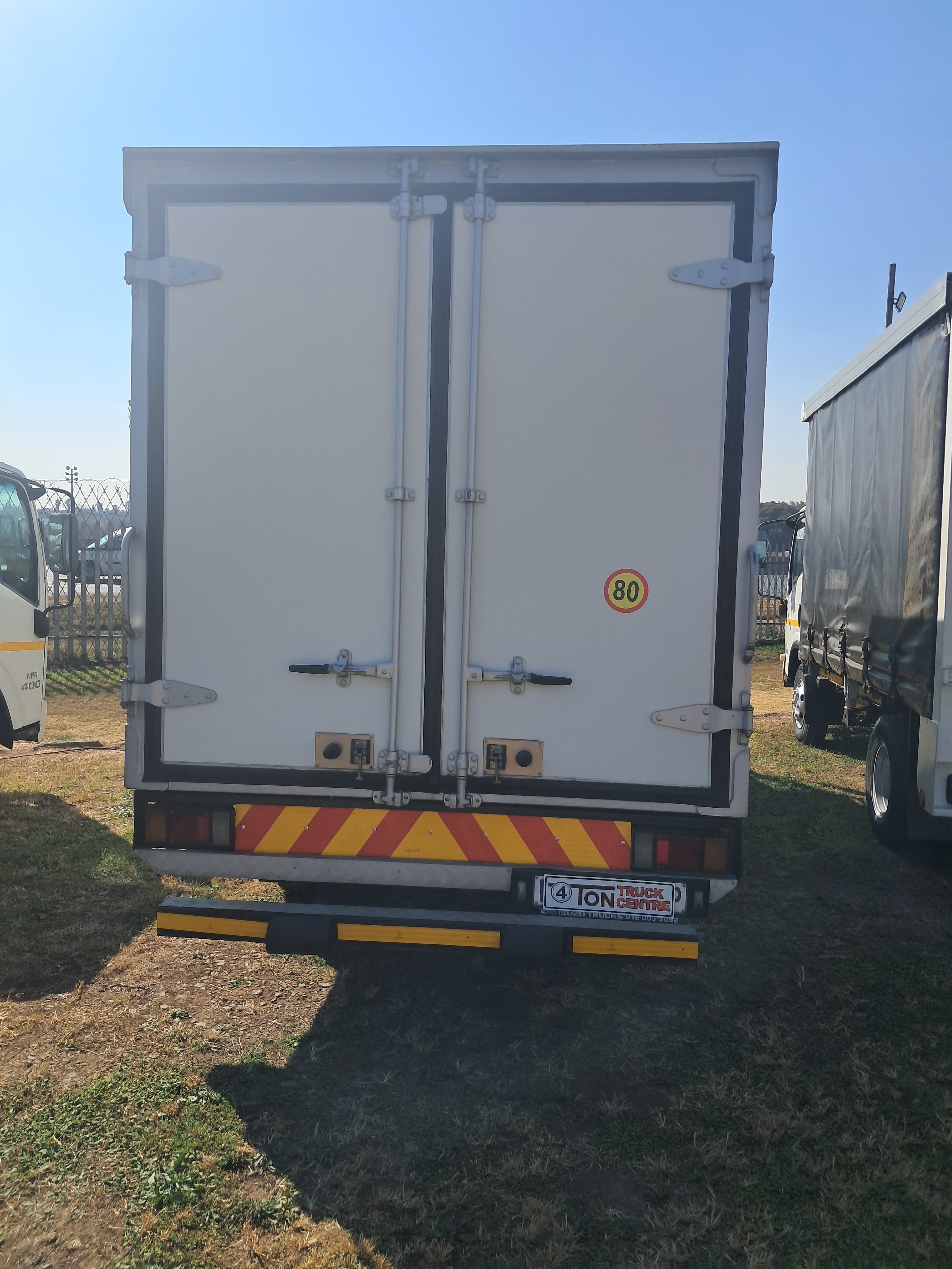 Isuzu NMR 250 — photo 5