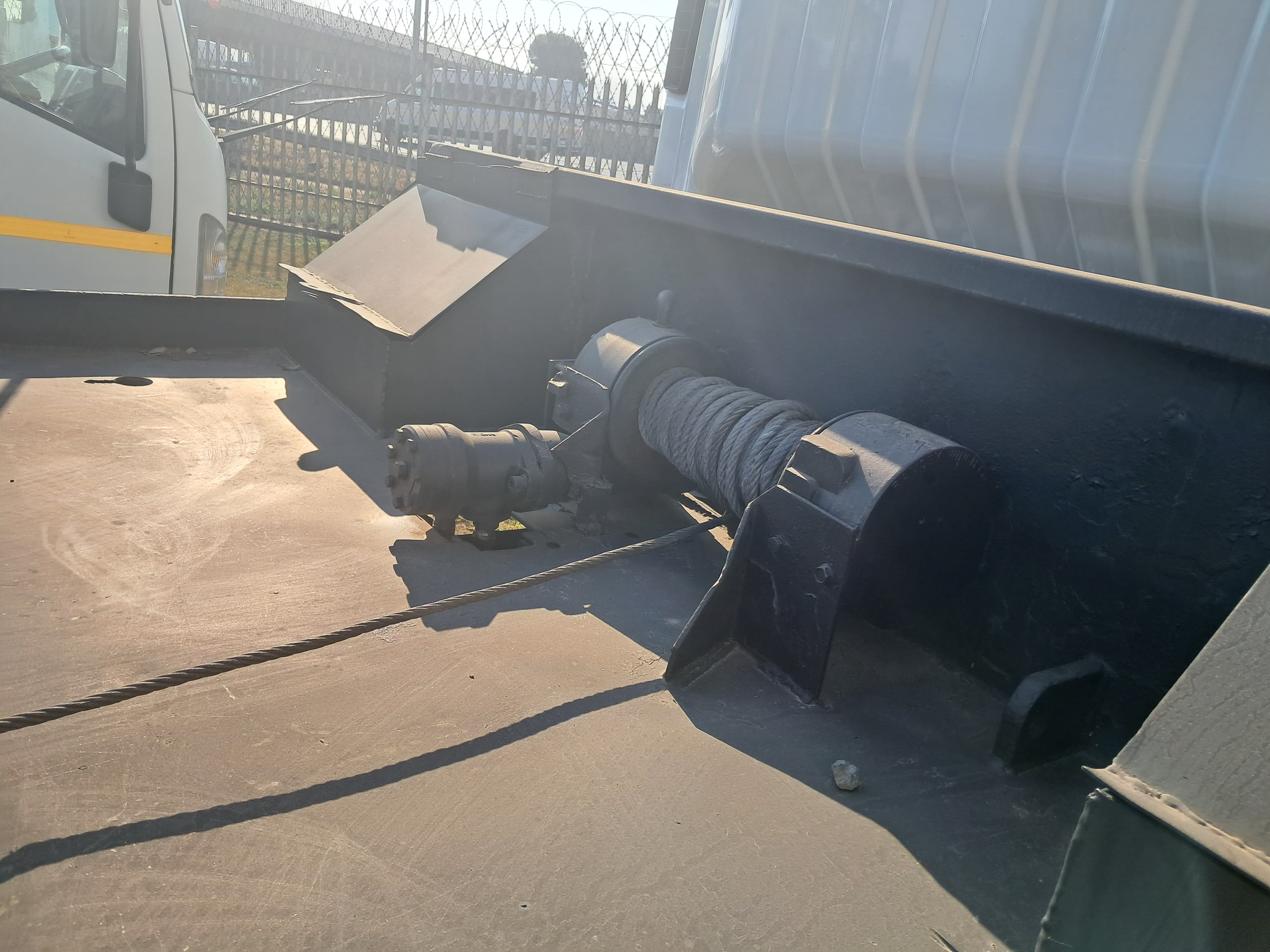 Isuzu NPR 400 Roll Back — photo 3