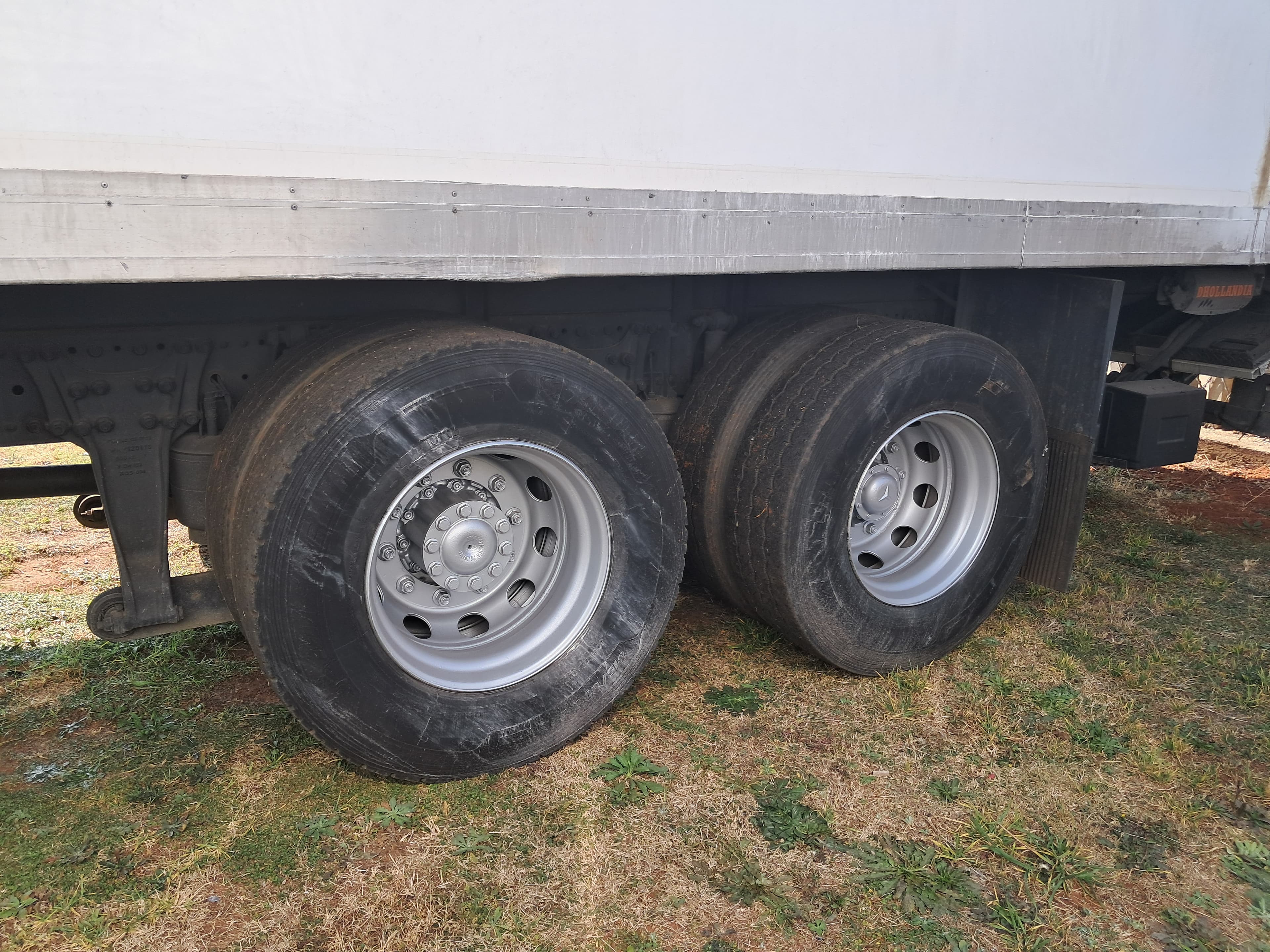 Mercedes-Benz Axor 2628 6x2 Refrigerated — photo 4