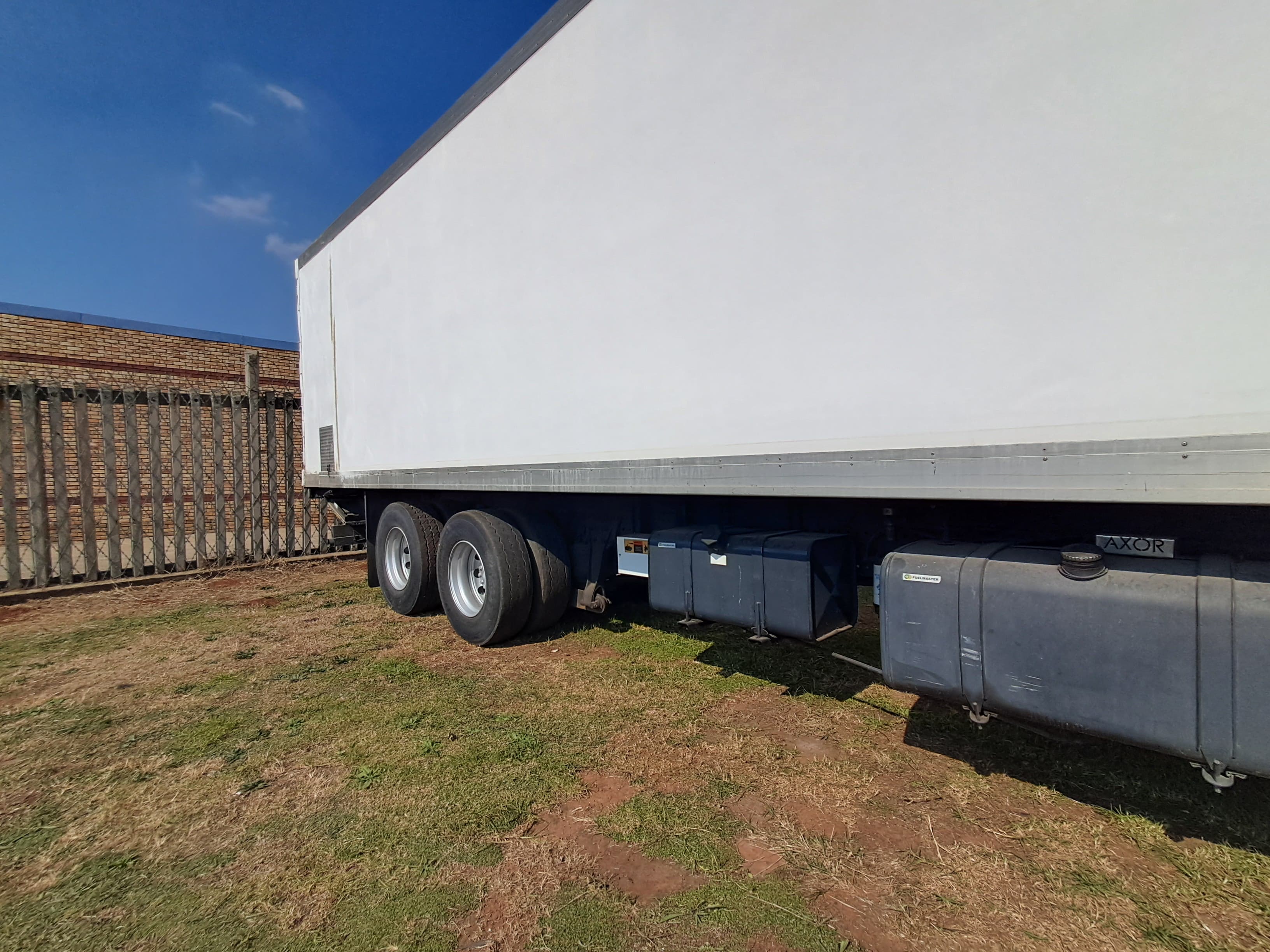 Mercedes-Benz Axor 2628 6x2 Refrigerated — photo 9