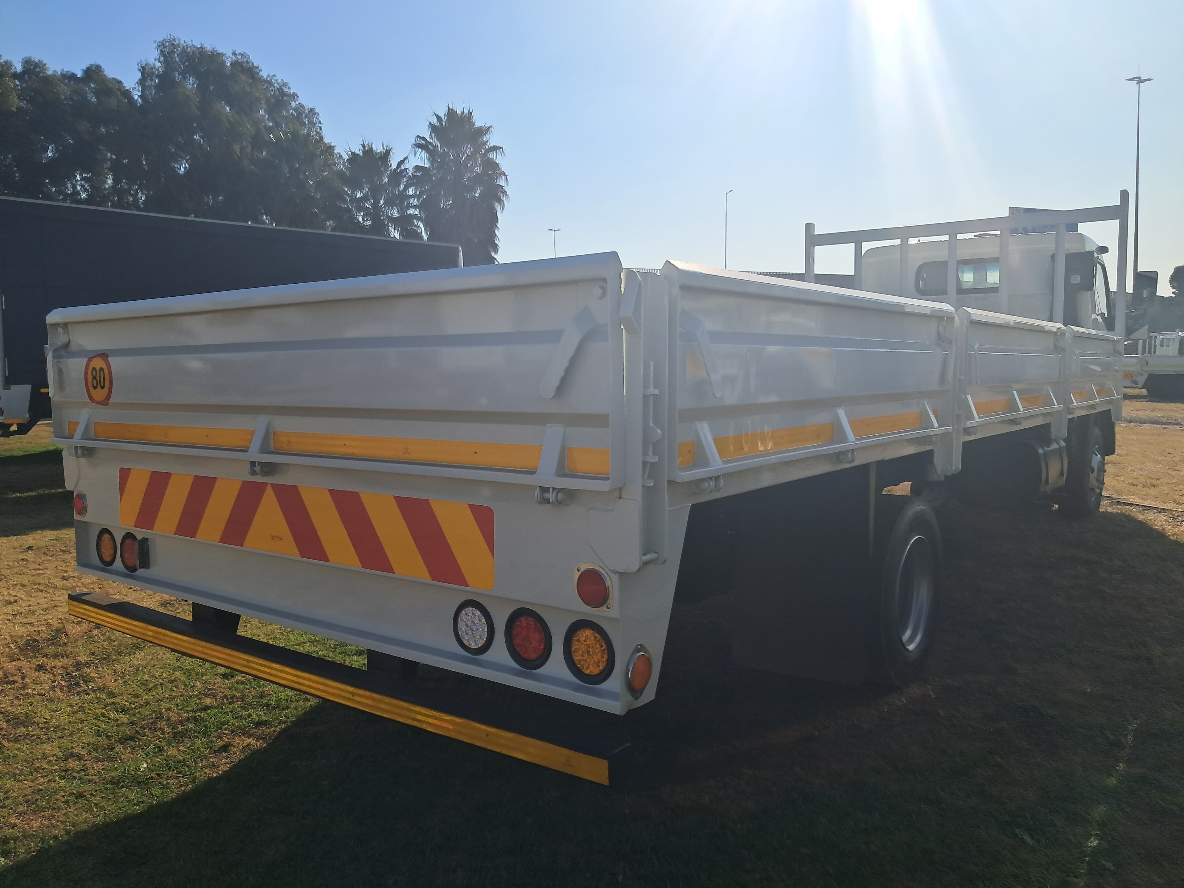 Mitsubishi Fuso FA9-137L Dropside — photo 5