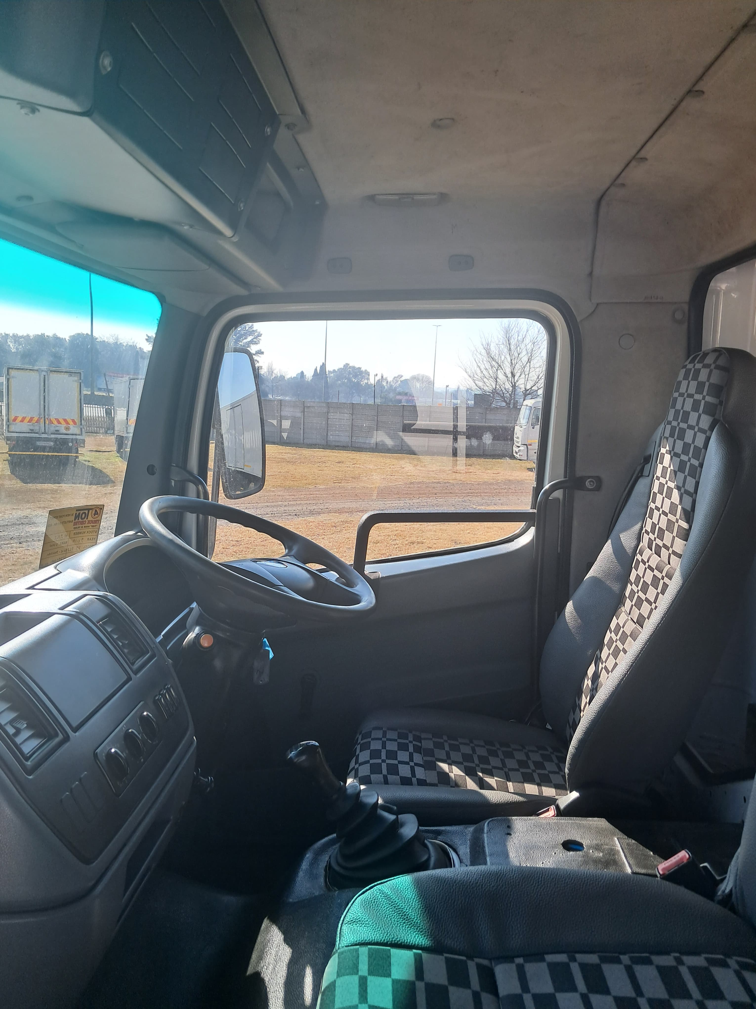 Mitsubishi Fuso FJ26-280C Dropside — photo 5