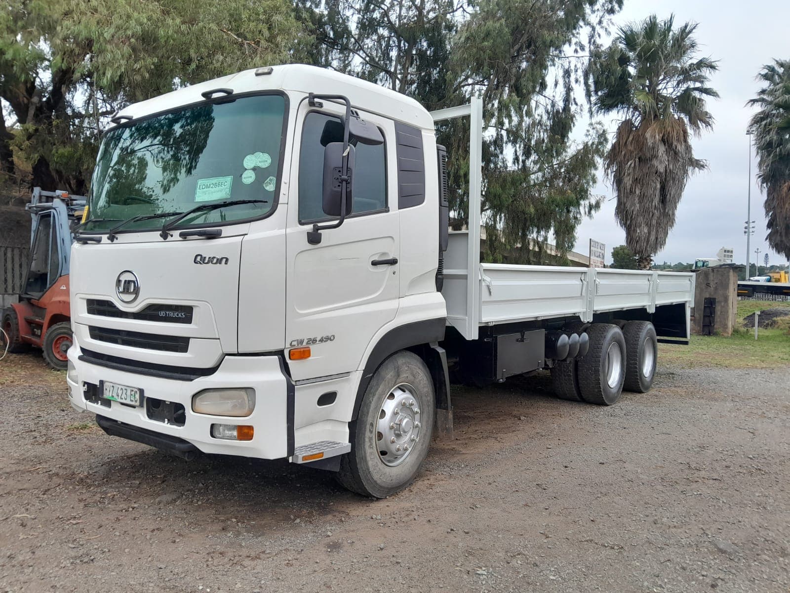 UD Trucks Quon CW 26 490 Dropside
