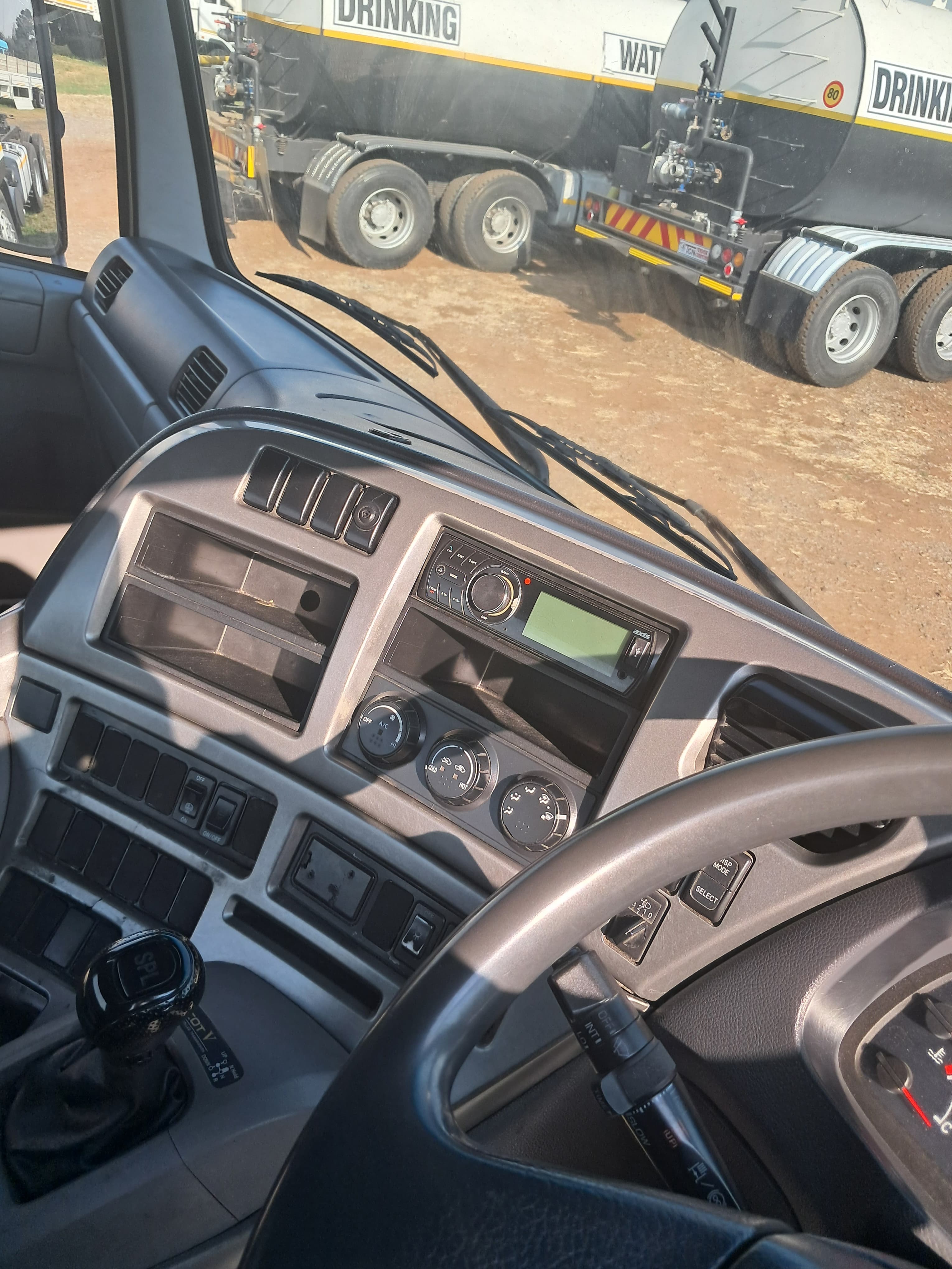 UD Trucks Quon GW26-450 — photo 6