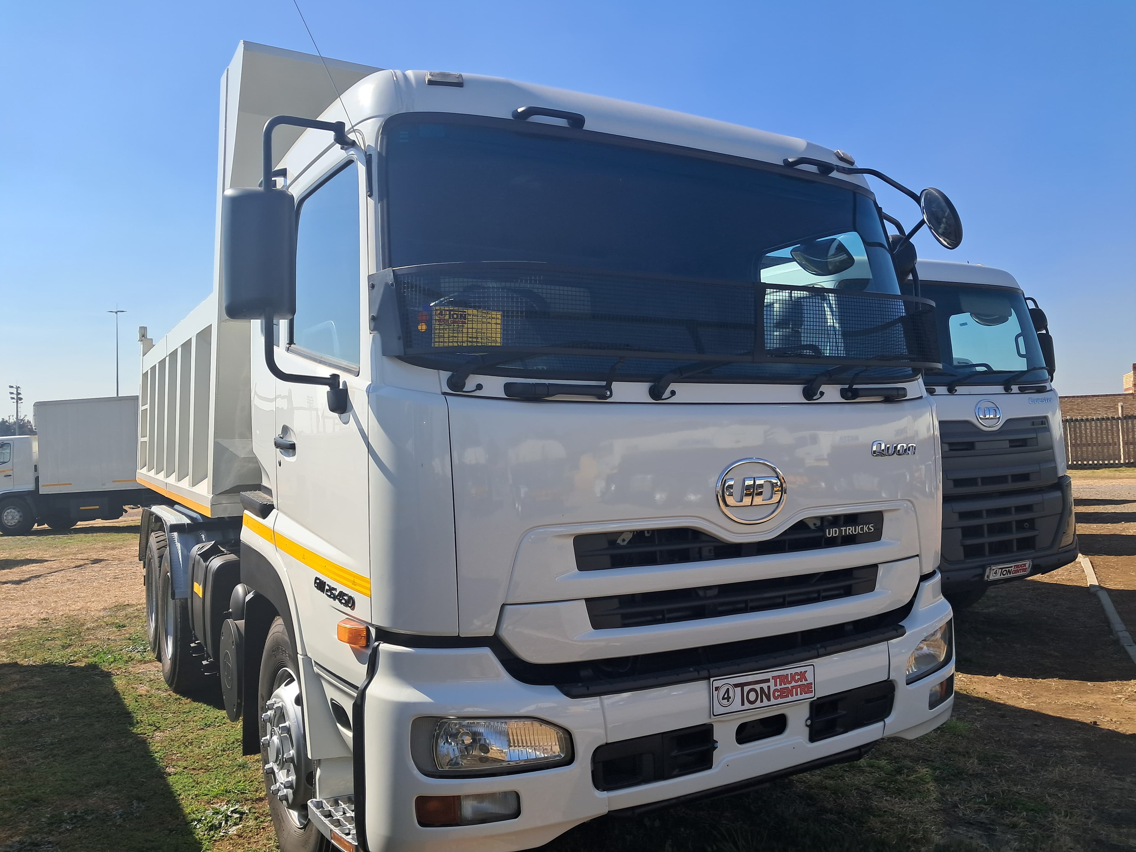 UD Trucks Quon GW26-450 Tipper