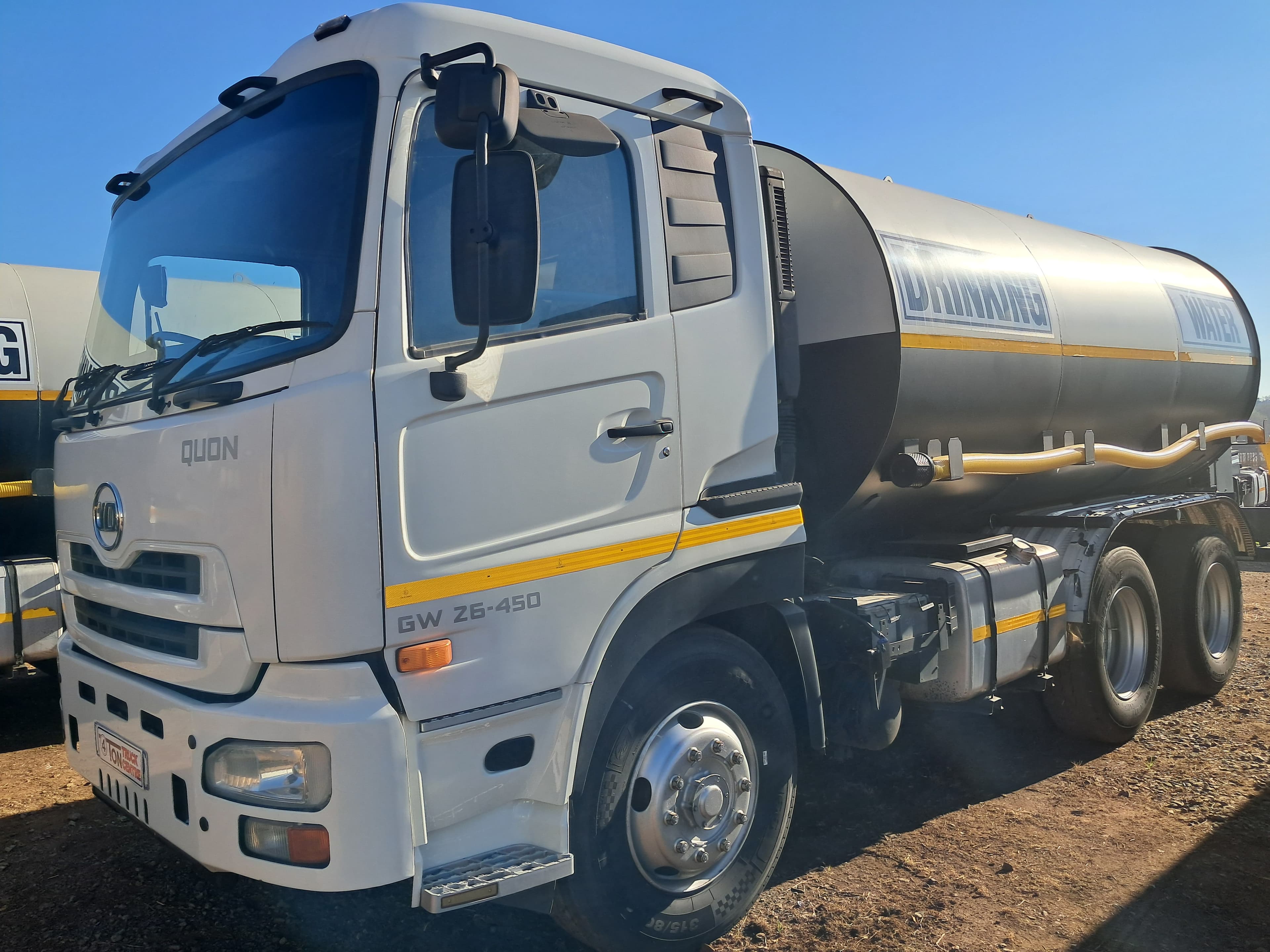UD Trucks Quon GW26-450 Water Bowser — photo 2