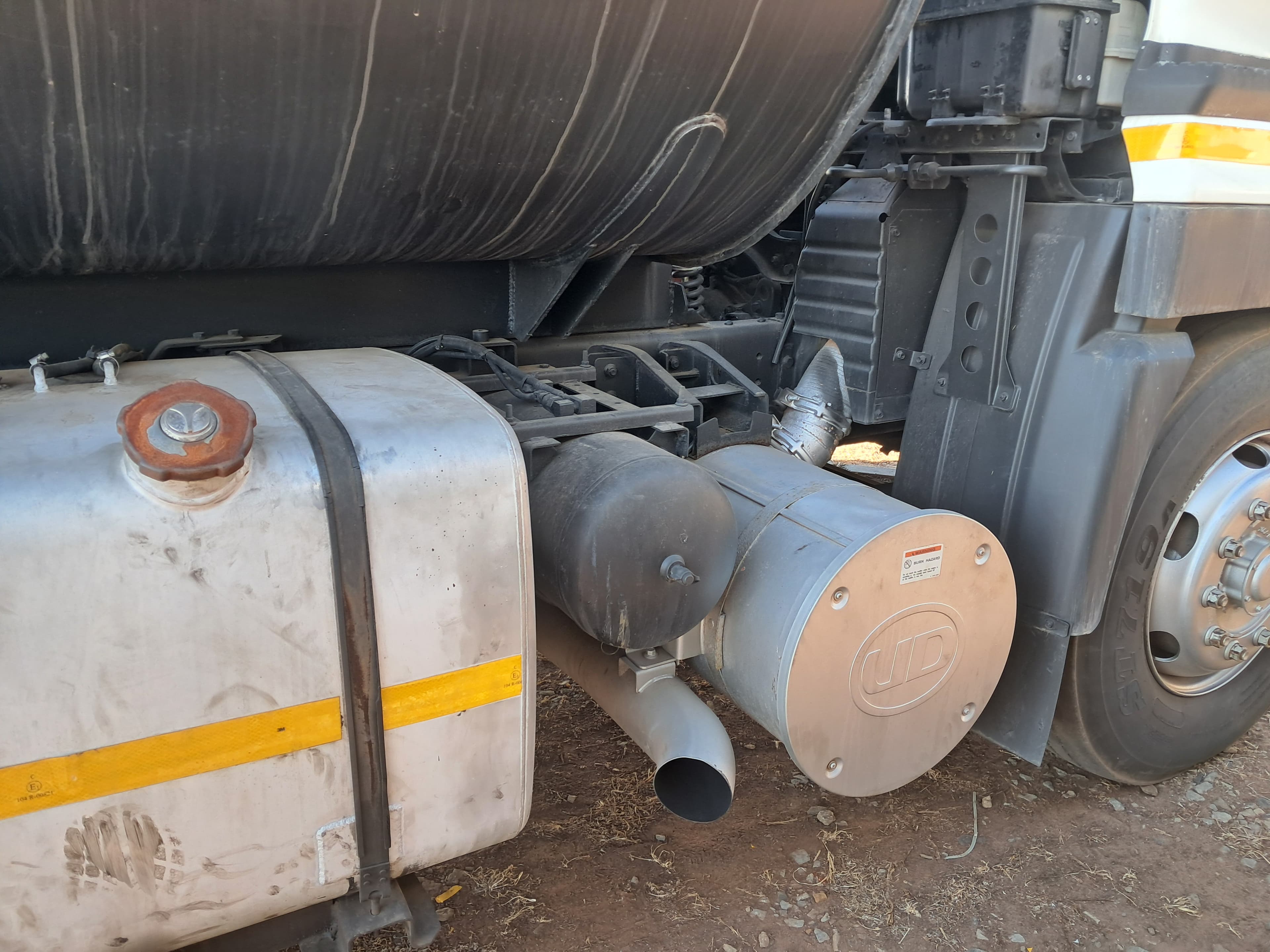 UD Trucks Quon GW26-450 Water Bowser — photo 7