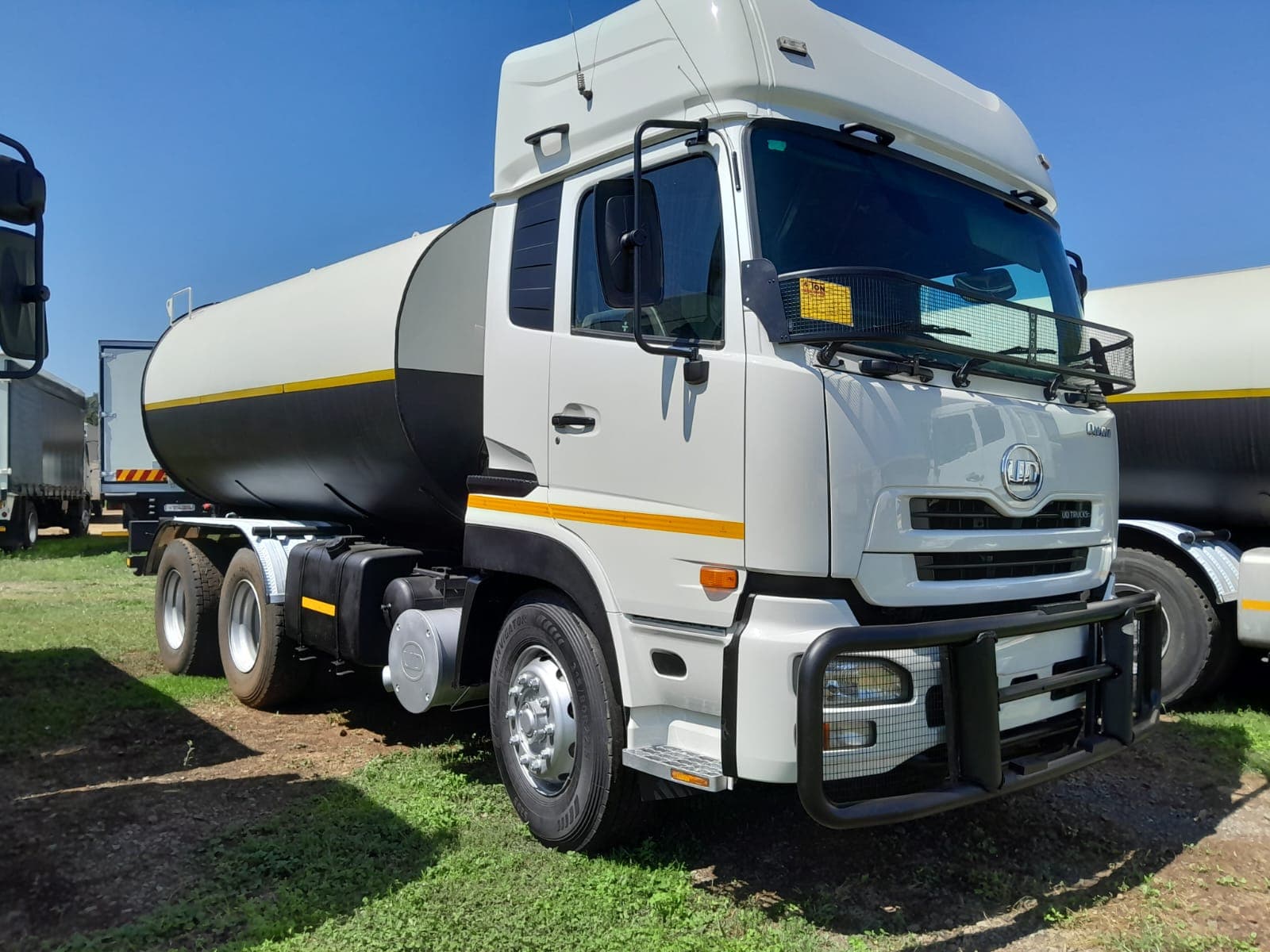 UD Trucks Quon Water Bowser